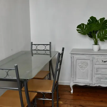 Apartamento La Domus Lemaitre 7, Wifi, 2 Chambres, Parking Bavay