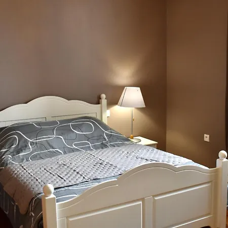 Apartamento La Domus Lemaitre 7, Wifi, 2 Chambres, Parking Bavay